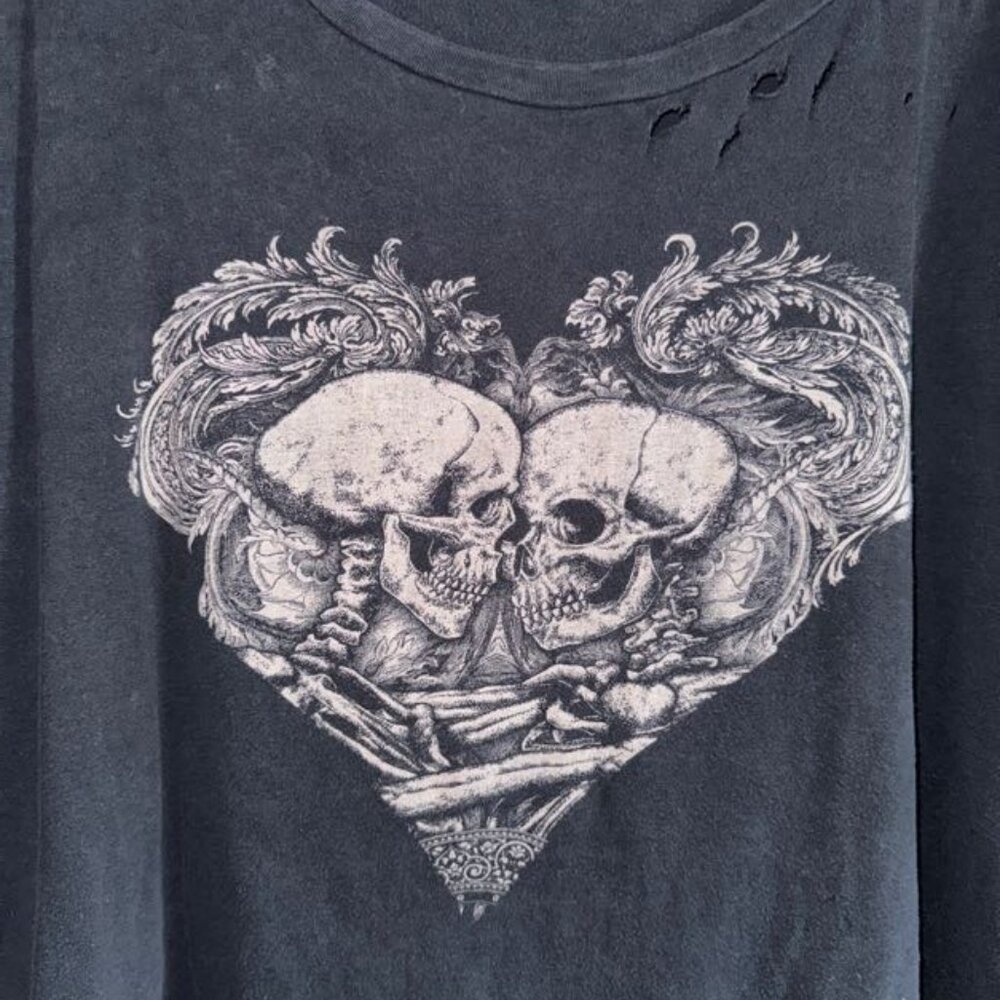 Torrid 4x Distressed Skull Lovers Top
